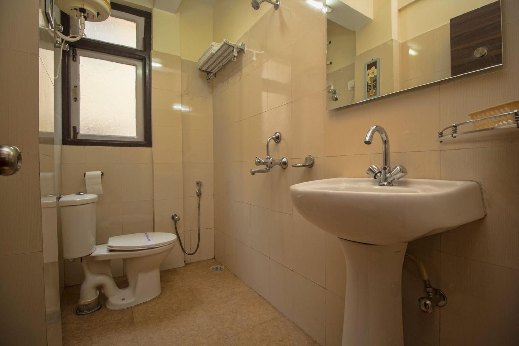Hotel O Kshounish Residency Malda Bagian luar foto